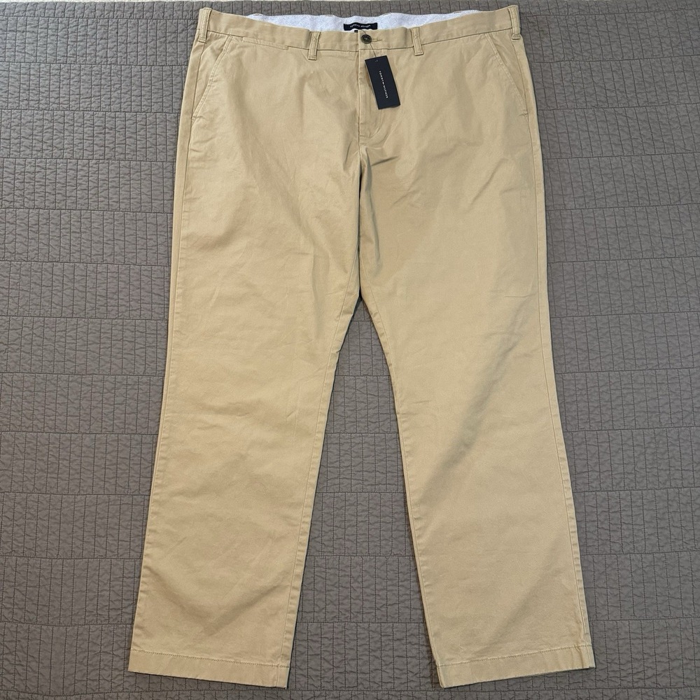 Tommy Hilfiger Chino Pants‎ Men 42x32 Tan Work Office Modern Classic Stretch NWT